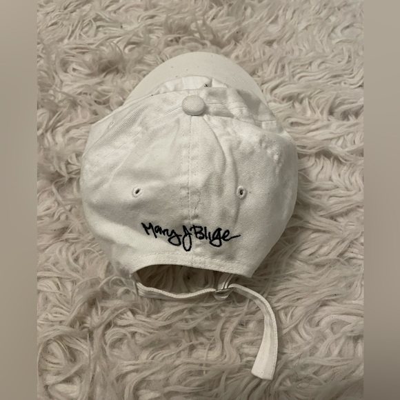 What’s the 411 Hat - Picture 2 of 3